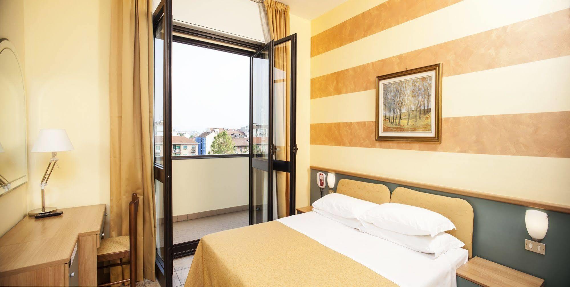 Astor Hotel Torino Esterno foto