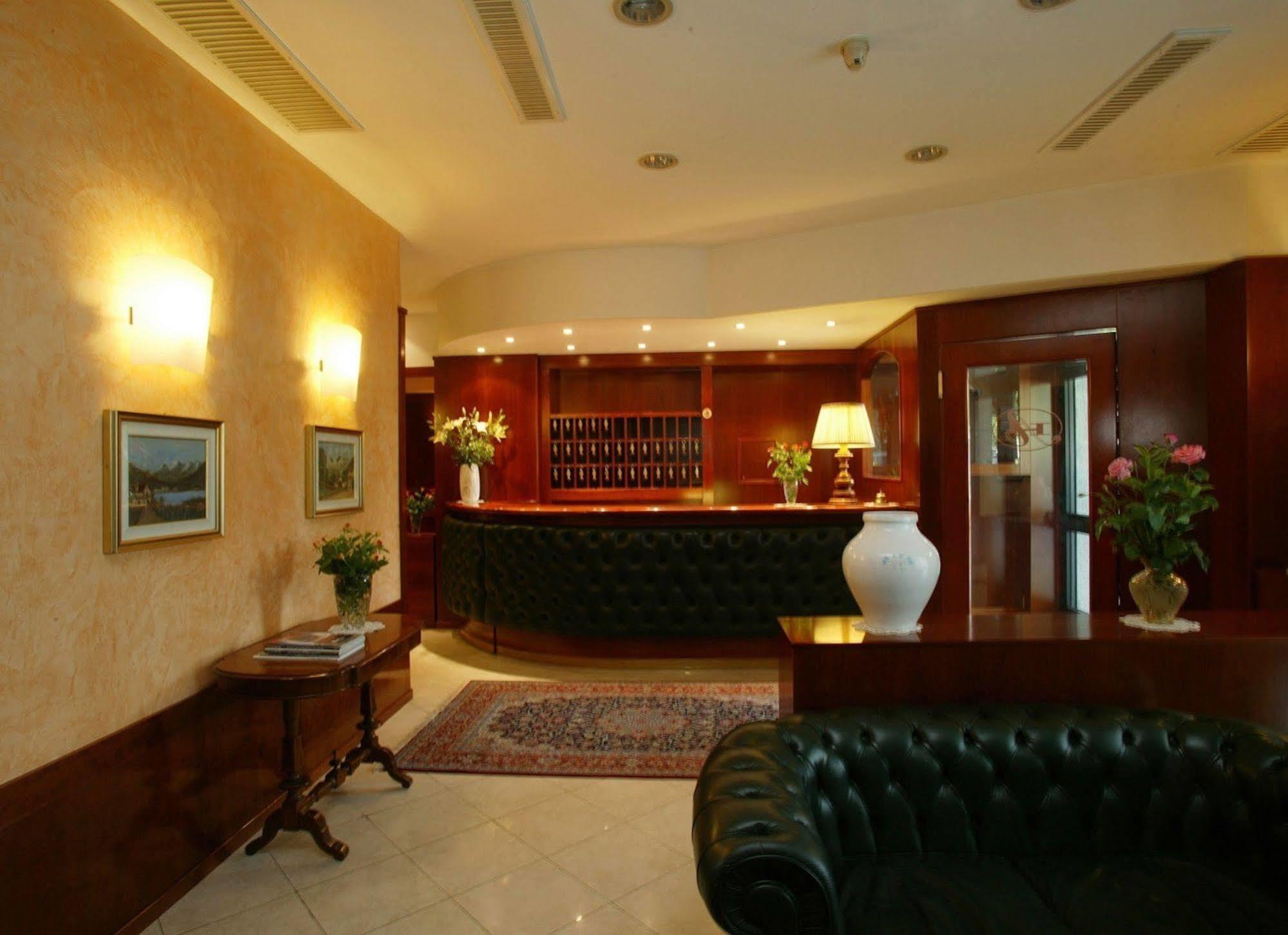 Astor Hotel Torino Esterno foto